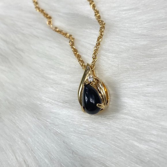 Taiwan Black Stone & White Stone Gold Tone Pendant Necklace - Picture 6 of 7